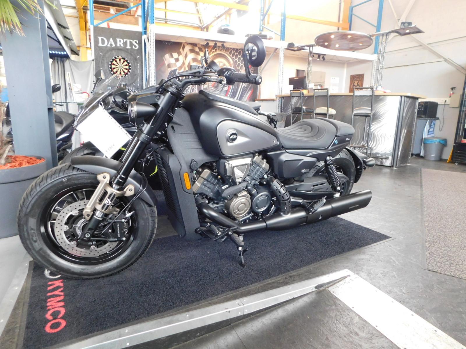 QJ Motor SRV 600V *Bobber*V4 Zylinder*Riemen*180er*Navi*