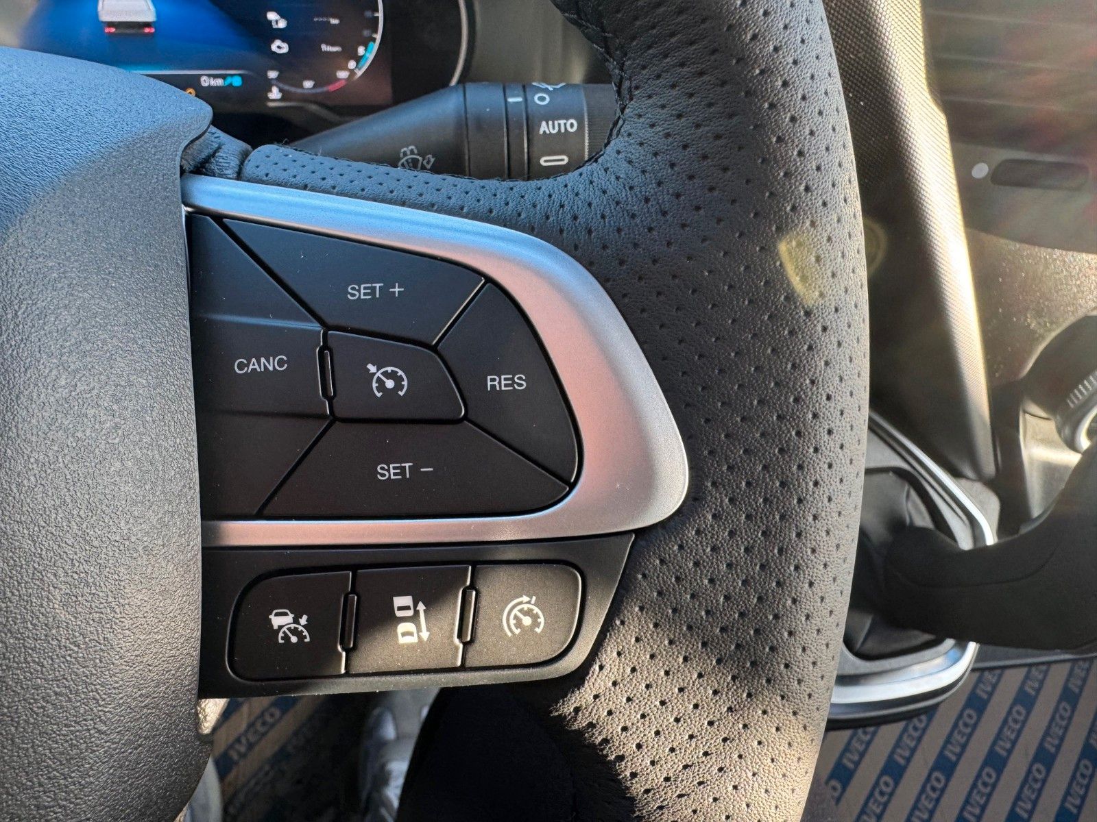 Fahrzeugabbildung Iveco Daily 35C21 HA8 3.0L DoKa *Automatik*R3.450mm*