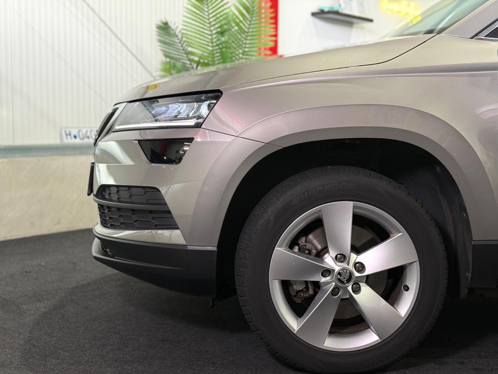 Skoda Karoq Ambition*KAMERA*AHK*ALLWETTER*CARPLAY*LED