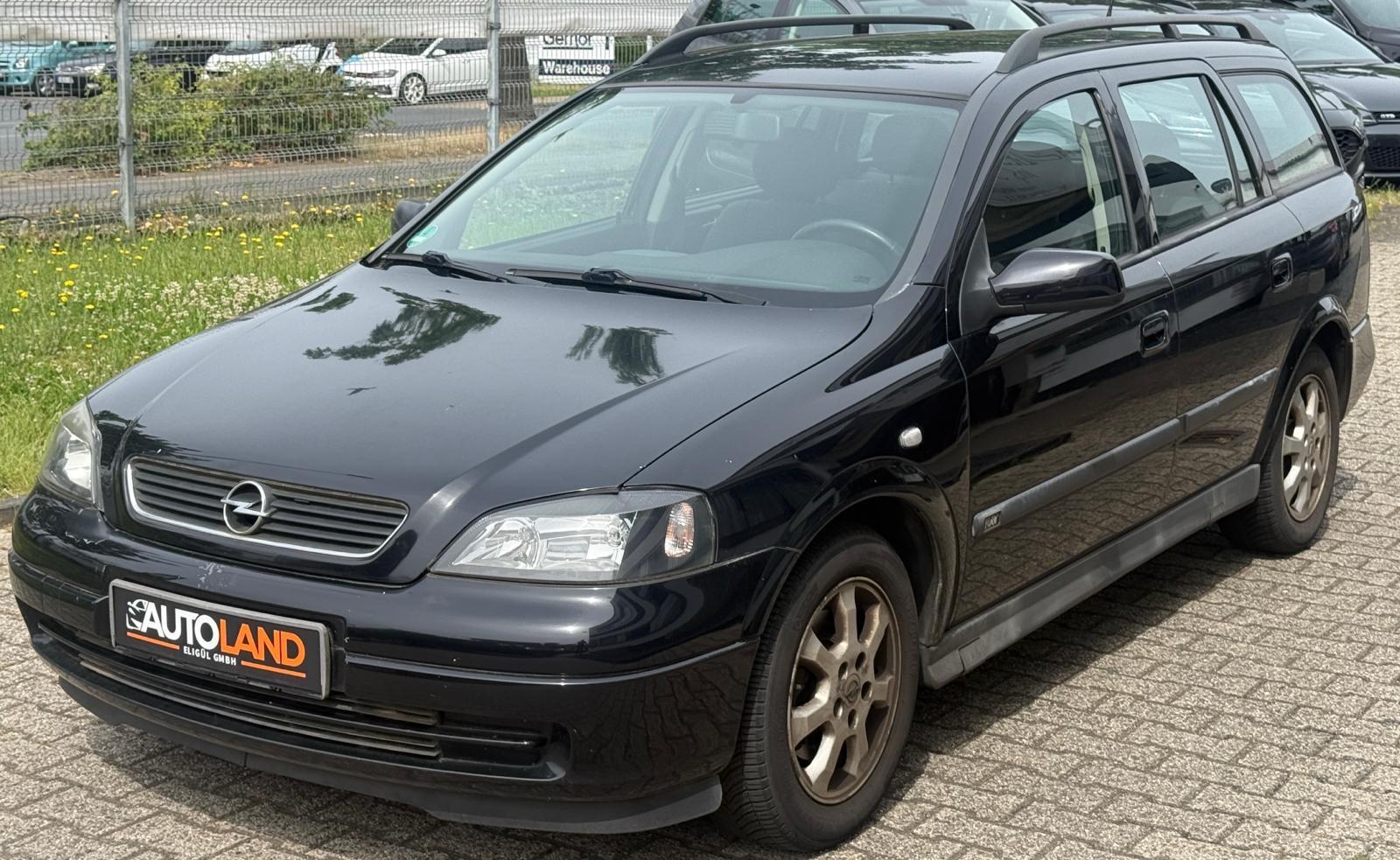 Opel Astra 2004 — interior