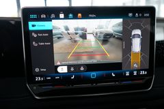 VW Tiguan 1.5 eTSI R-Line | LED Plus | Navi | AHK VW Tiguan 1.5 eTSI R-Line | LED Plus | Navi | AHK