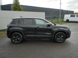 Jeep Avenger OVERLAND 1.2 4xe HYBRID 145 PS DCT6 SCHI - Jeep Avenger Overland mit Benzin-Antrieb