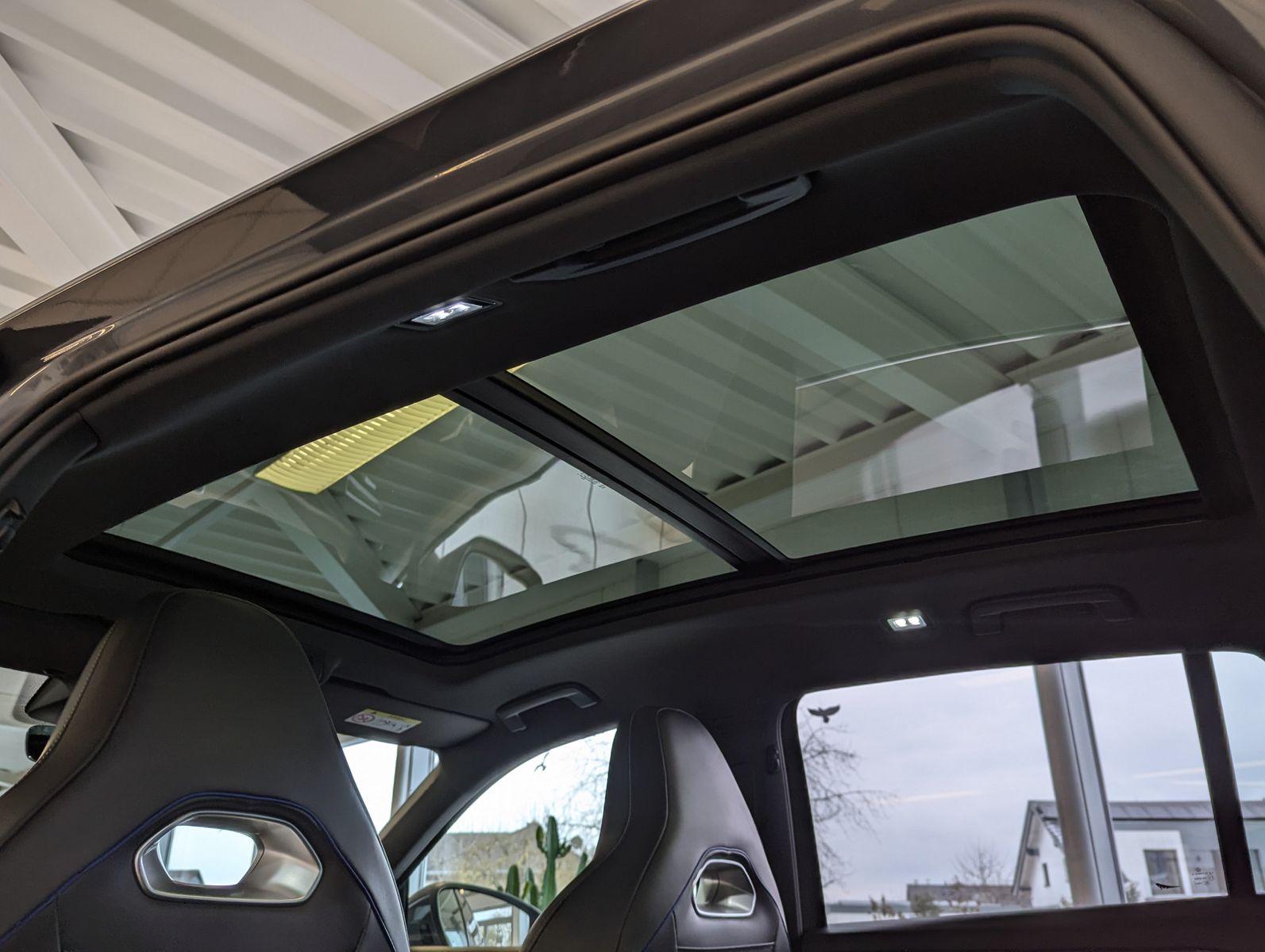 Fahrzeugabbildung Volkswagen Tiguan 2.0TDI R-Line 4M Pano H/K AHK Matrix 20"