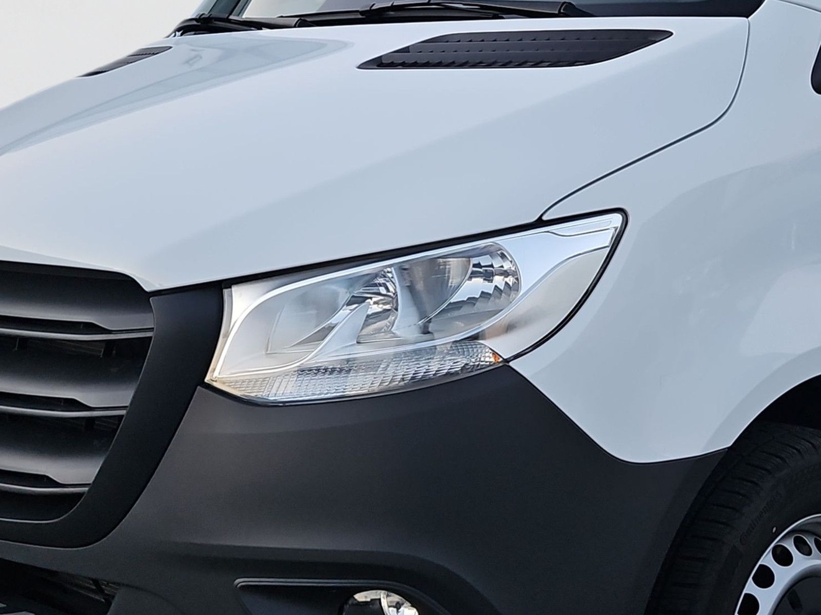 Fahrzeugabbildung Mercedes-Benz Sprinter 317 Kombi L2H2 Mobility Rollstuhl Lift