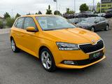 Skoda Fabia 1.0 TSI Cool Plus BLUETOOTH SHZ - Skoda Fabia mit Benzin-Antrieb: Gelb, Kleinwagen, Klimaanlage