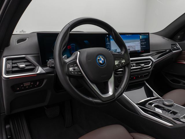 Foto Nummer 21: BMW 330e