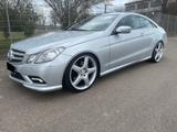 Mercedes-Benz E500 Coupe AMG LINE PANO 20 Zoll gepflegt! - Mercedes-Benz E 500 mit Benzin-Antrieb: Coupé