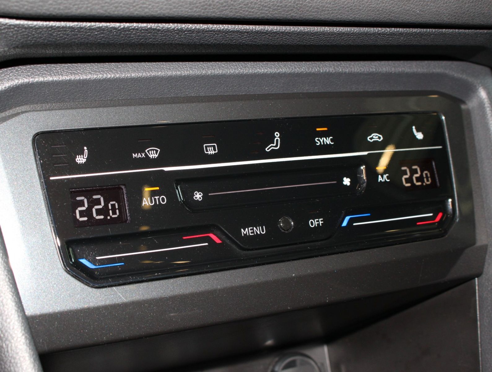 Fahrzeugabbildung Volkswagen Tiguan R-Line 4Motion 2.0 TDI*HUD*Matrix*e.AHK