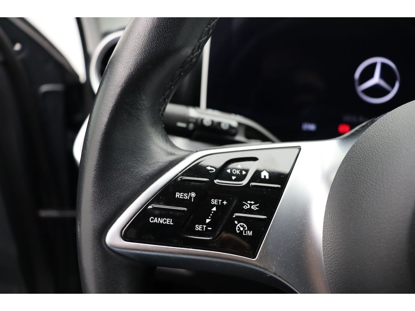 Fahrzeugabbildung Mercedes-Benz C 200 T-Modell LED ACC Digital Cockpit Soundsyst