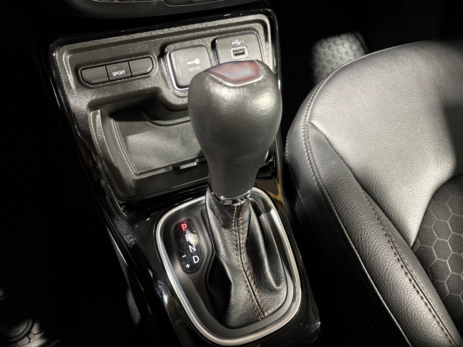 Fahrzeugabbildung Jeep Compass Limited FWD/NAVI/KAMERA/SOUND/DAB/SHZ