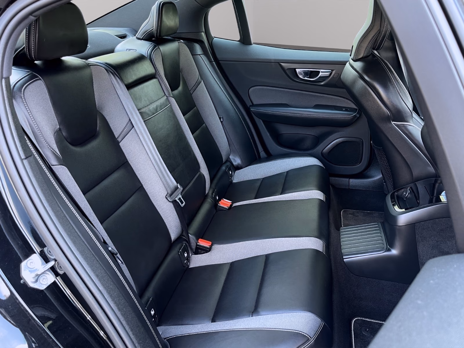 Volvo S60 R T8 RECHARGE PLUG-IN AWD 4x4 PILOT GARANTIE, миниатюра 26