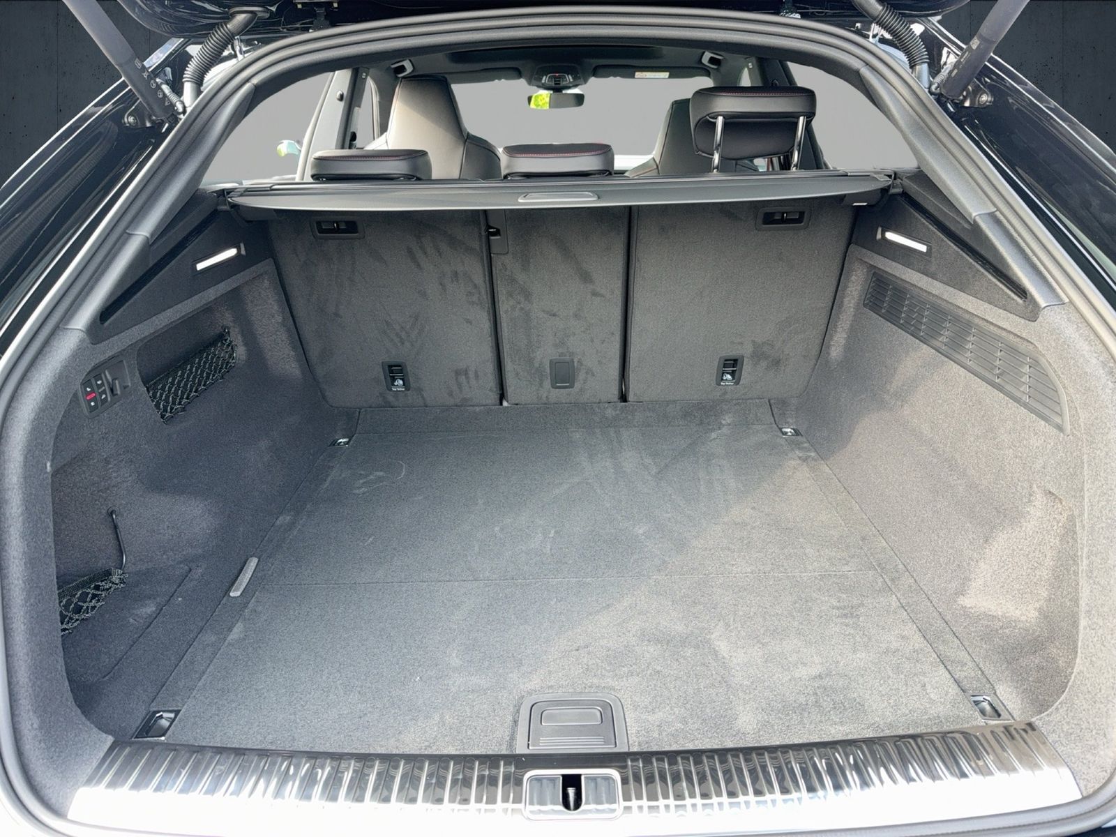 Audi RSQ8 - Bild 14