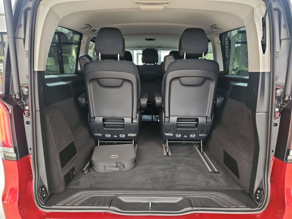 Fahrzeugabbildung Mercedes-Benz EQV 300 lang 7 Sitze BURMESTER EASYPACK LED 360°