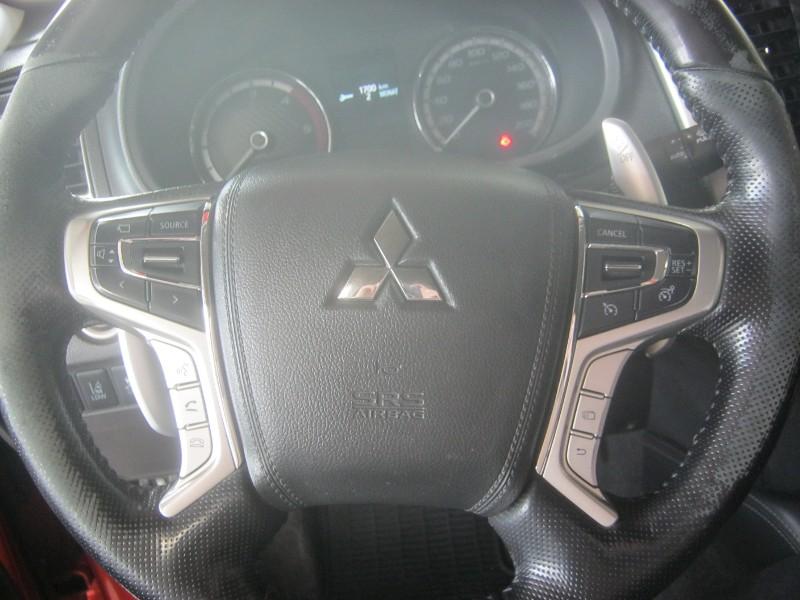 Mitsubishi L200 DK TOP mit Navi 2.2 DI-D 4WD Automatik
