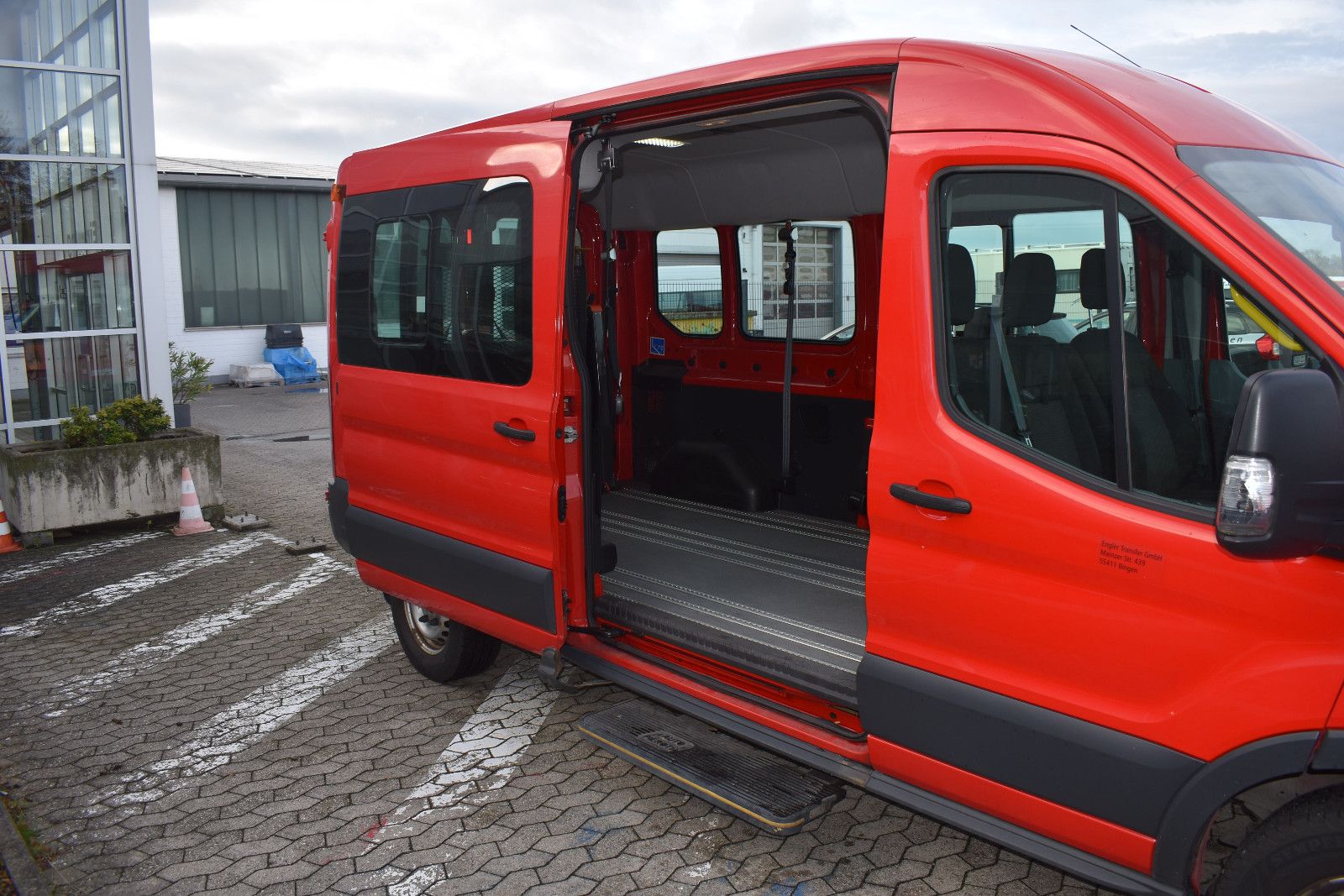 Fahrzeugabbildung Ford Transit Kombi 350 Behindertengerecht *4399 KLIMA