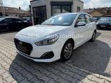 Hyundai i30 1.6 CRDI DCT cw*Navi*AHK*SHZ* Kamera*CarPlay - Hyundai i30: Crdi