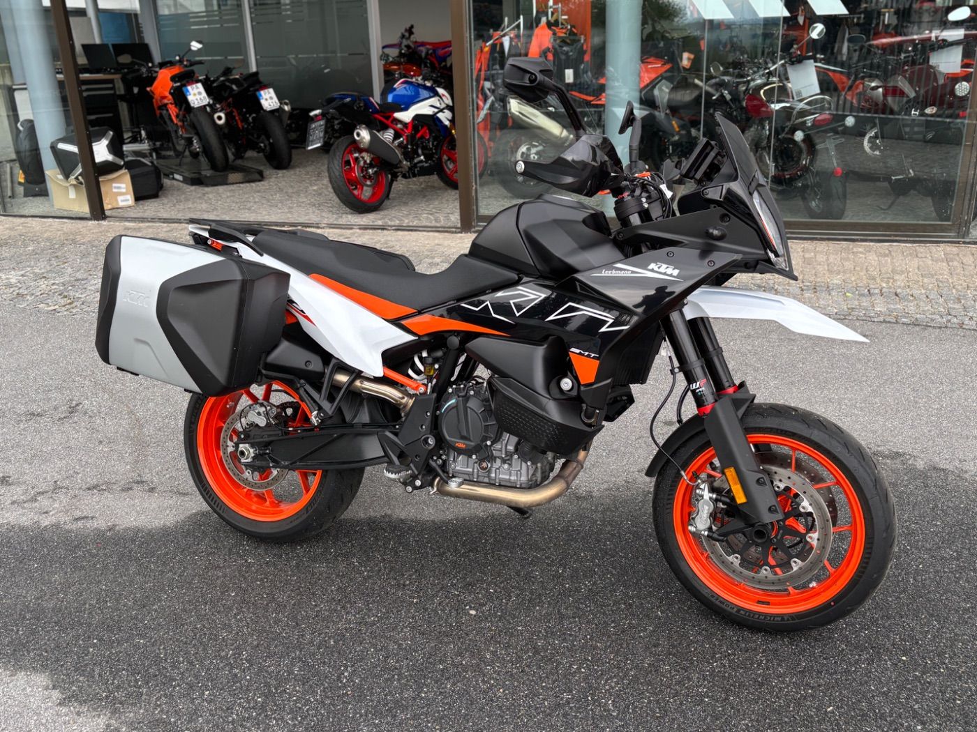 Fahrzeugabbildung KTM 890 SMT Modell 2023 Quickshifter, 2x Koffer