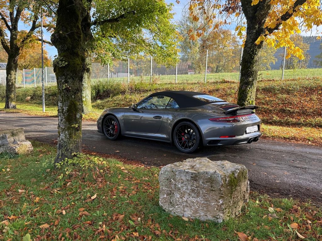 PORSCHE 911 2018