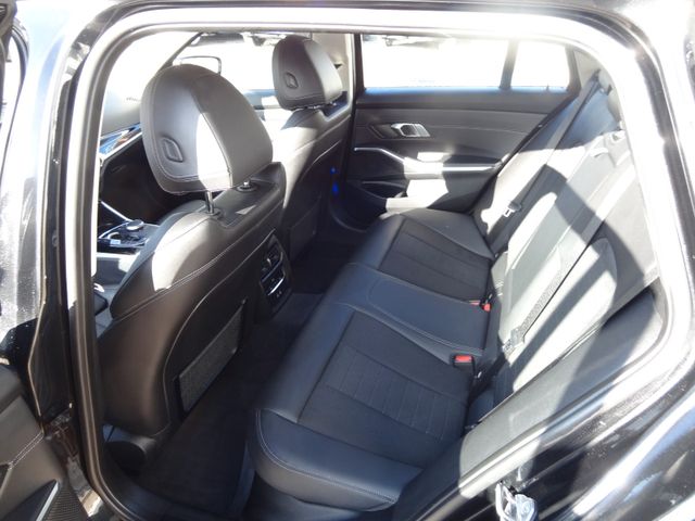 Fahrzeugabbildung BMW 318d/CurvedDisplay/1.Hd/LED/Leder/Navi/