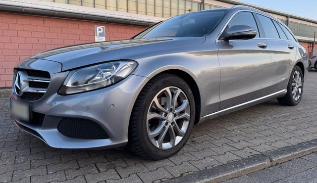 MERCEDES-BENZ Mercedes Benz C200T Diesel Bluetec Avantga...