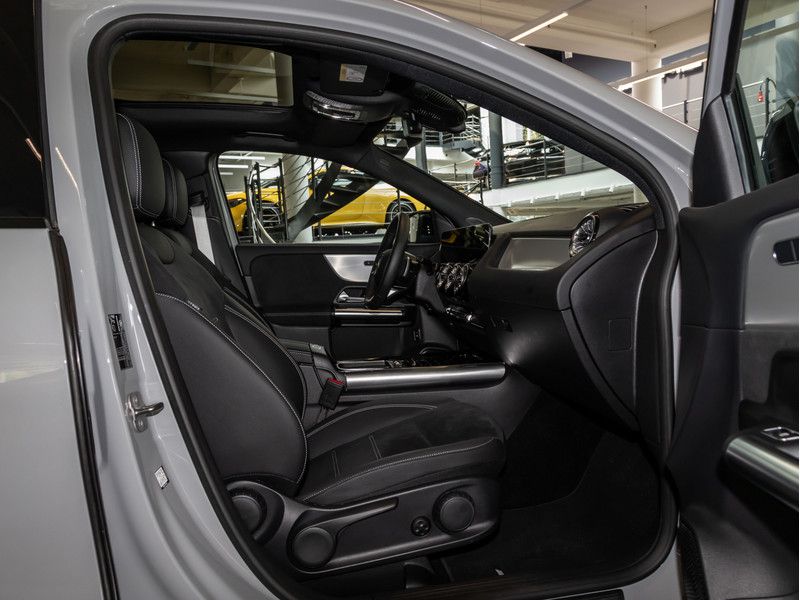 Mercedes-Benz GLA 250 4M AMG-Sport MLB Pano AHK Night Distr 20 foto 9