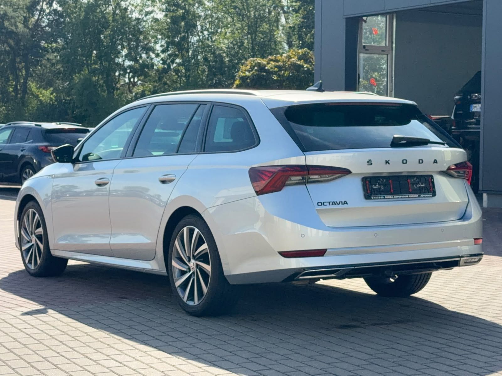 Fahrzeugabbildung SKODA Octavia Combi Sportline*PANO