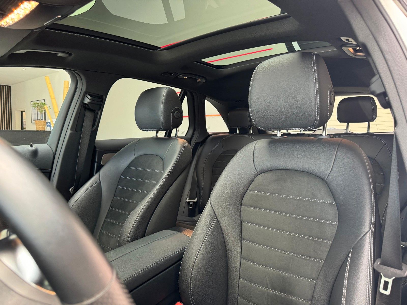 Fahrzeugabbildung Mercedes-Benz GLC 300de 4Matic AMG-Line*Pano*360°*LED*Virtual*