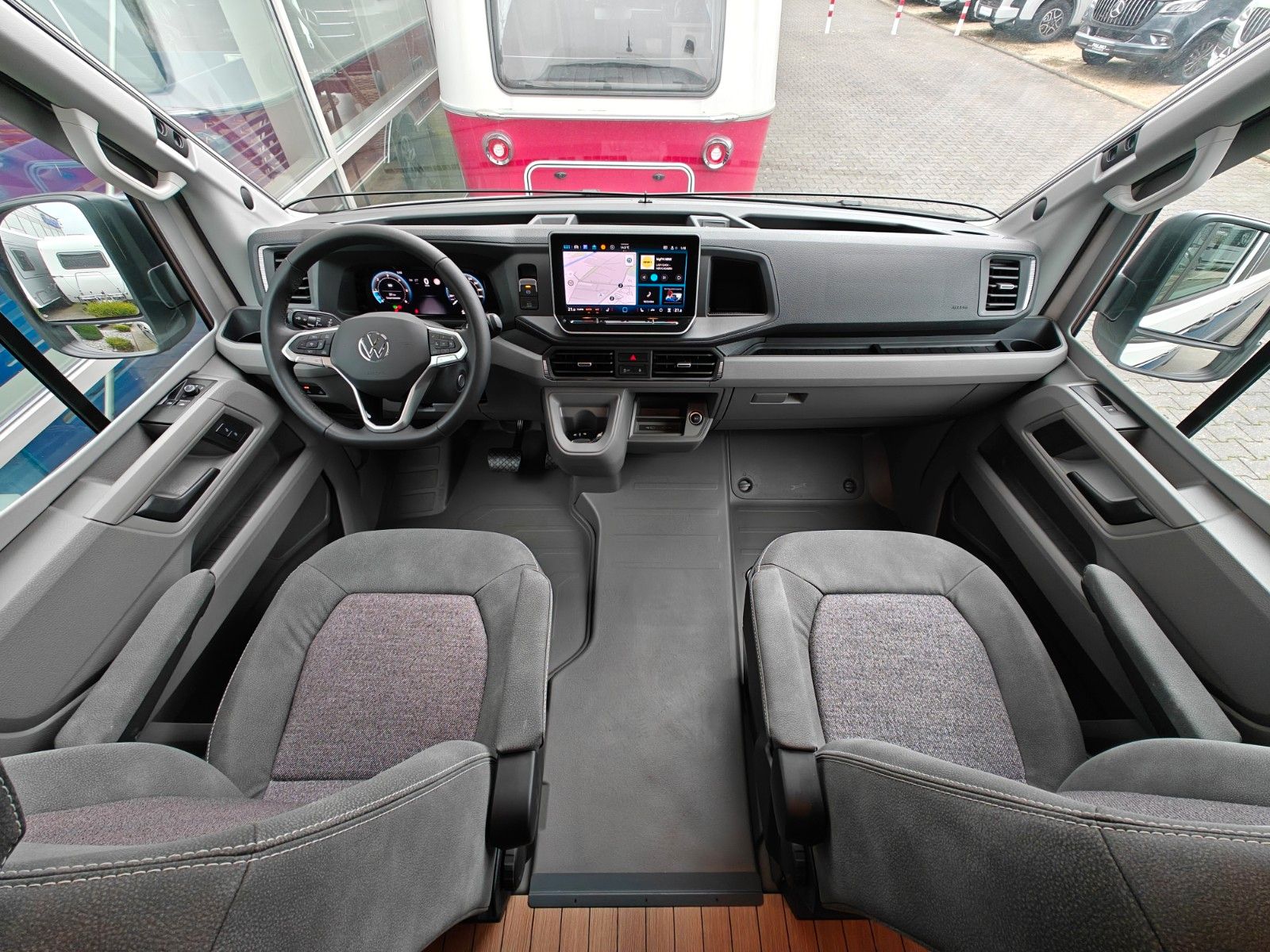 Fahrzeugabbildung HYMER / ERIBA / HYMERCAR CAR 600 - 18" A/T, Markise, AHK, VW Facelift! -