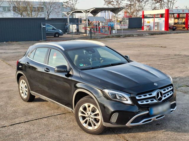 MERCEDES-BENZ Mercede Benz GLA 180