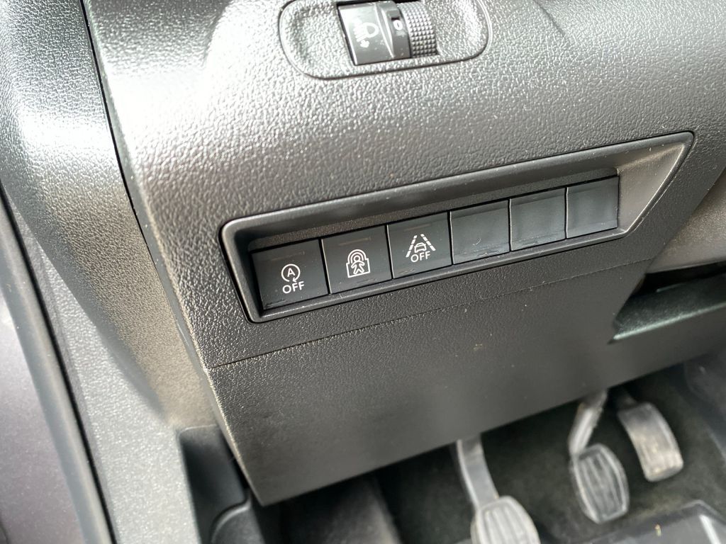 Fahrzeugabbildung Citroën Berlingo XL Benzin 110 FEEL *7-Sitzer*AZV*SHZ*