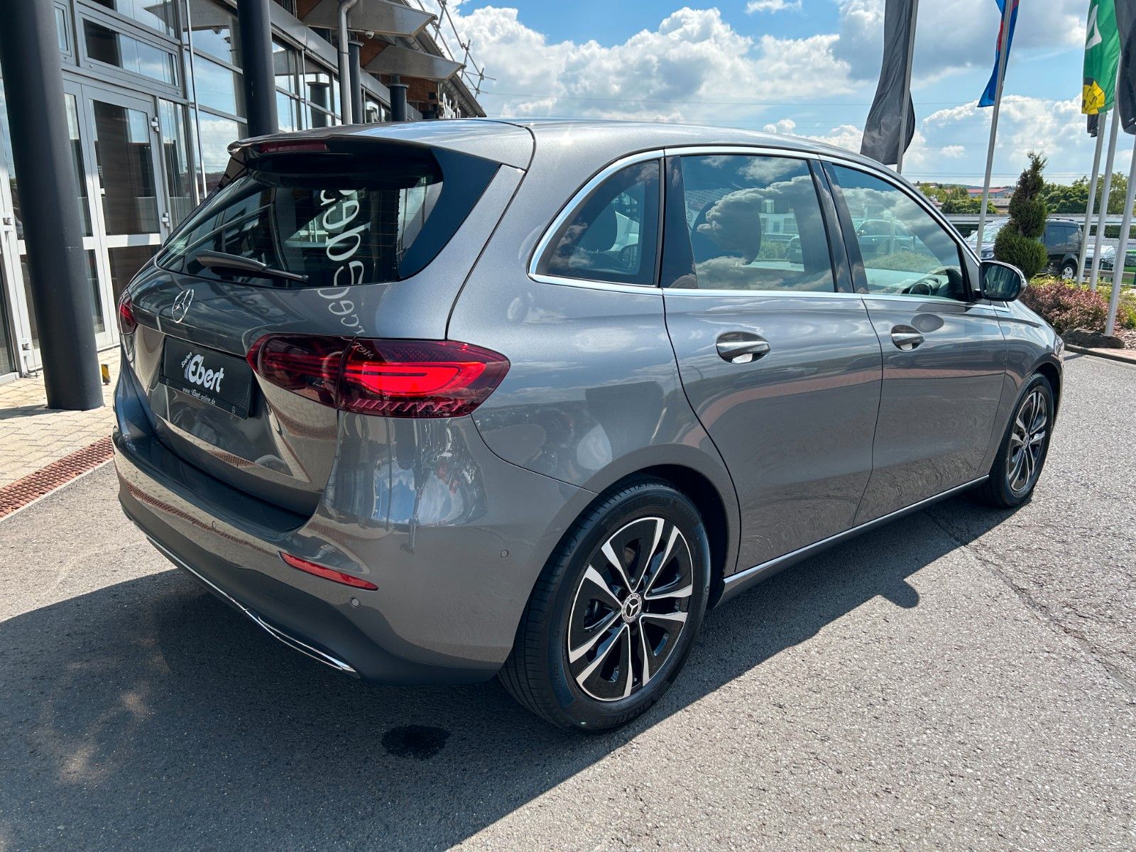 Fahrzeugabbildung Mercedes-Benz B 180 Progressive+PARK+SPIEGEL+LED+DAB+DIGITAL