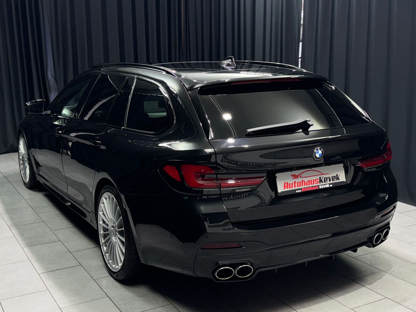 Fahrzeugabbildung ALPINA B5 4.4 Touring|LASER|PANO|HEAD-UP|VOLL