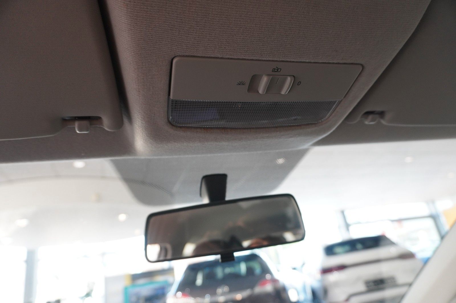Fahrzeugabbildung Volkswagen up! 1.0 MOVE 3-TÜR NAVI/KLIMA/SPORT/CD/AUX/TÜV