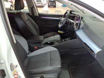 Volkswagen Golf - 8