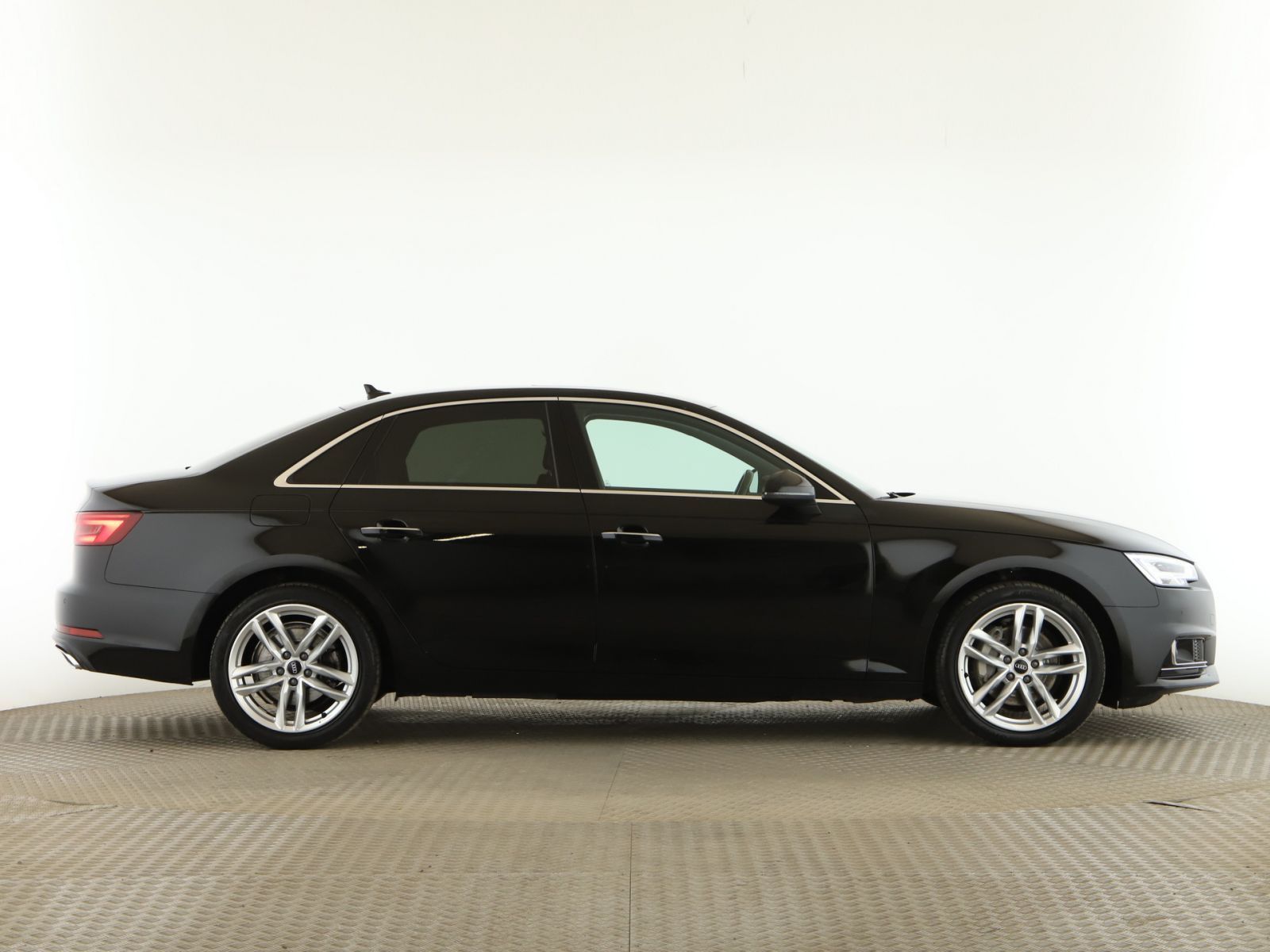 Audi A4 Limousine 40 TDI Design quattro Pano LED RFK foto 8