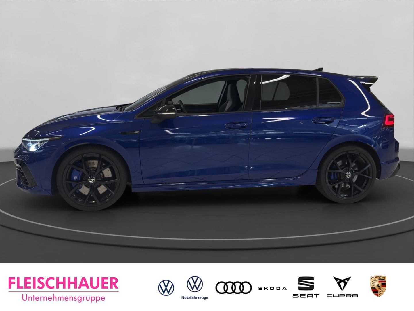 Volkswagen Golf VIII R 2.0 TSI 4M Matrix Navi Pano 270km h foto 4