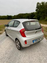 Kia Picanto 1.0 FIFA World Cup Edition - Kia Picanto: Cup
