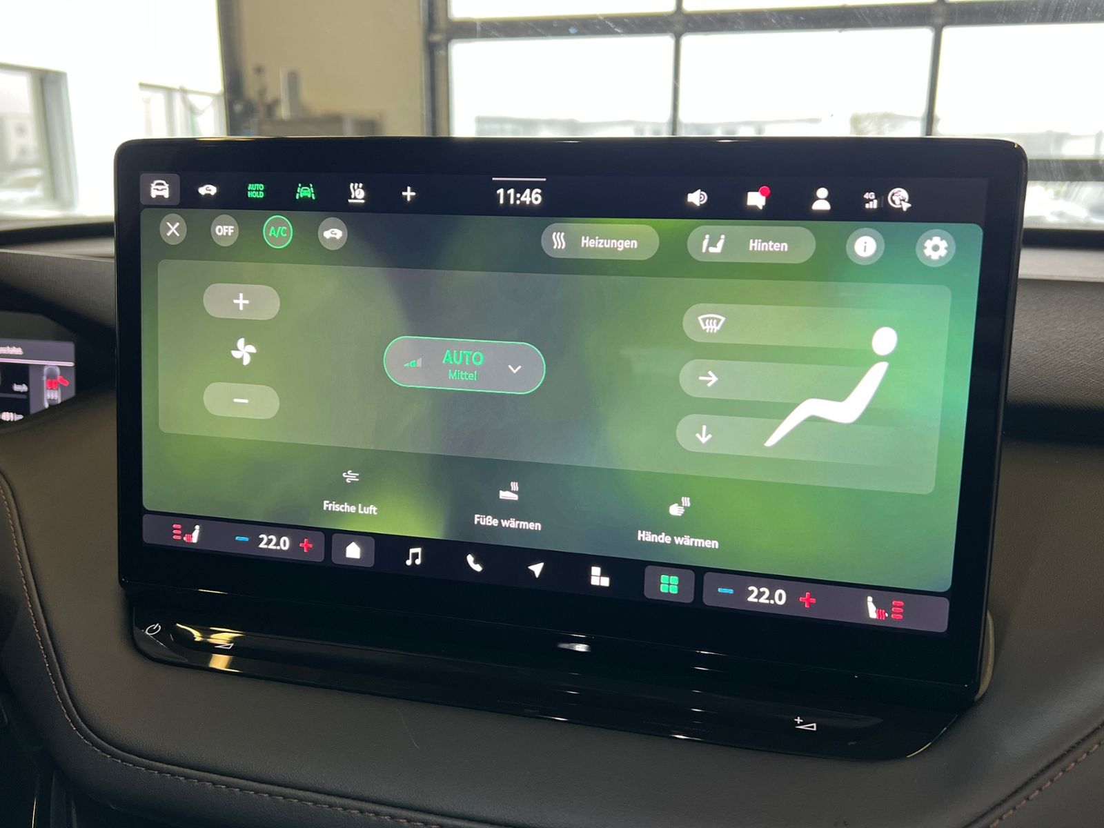 Fahrzeugabbildung SKODA Enyaq 85x *Leder,AHK,20"LM-Felge*