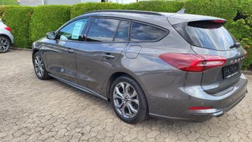 Fahrzeugabbildung Ford Focus Turnier ST-Line