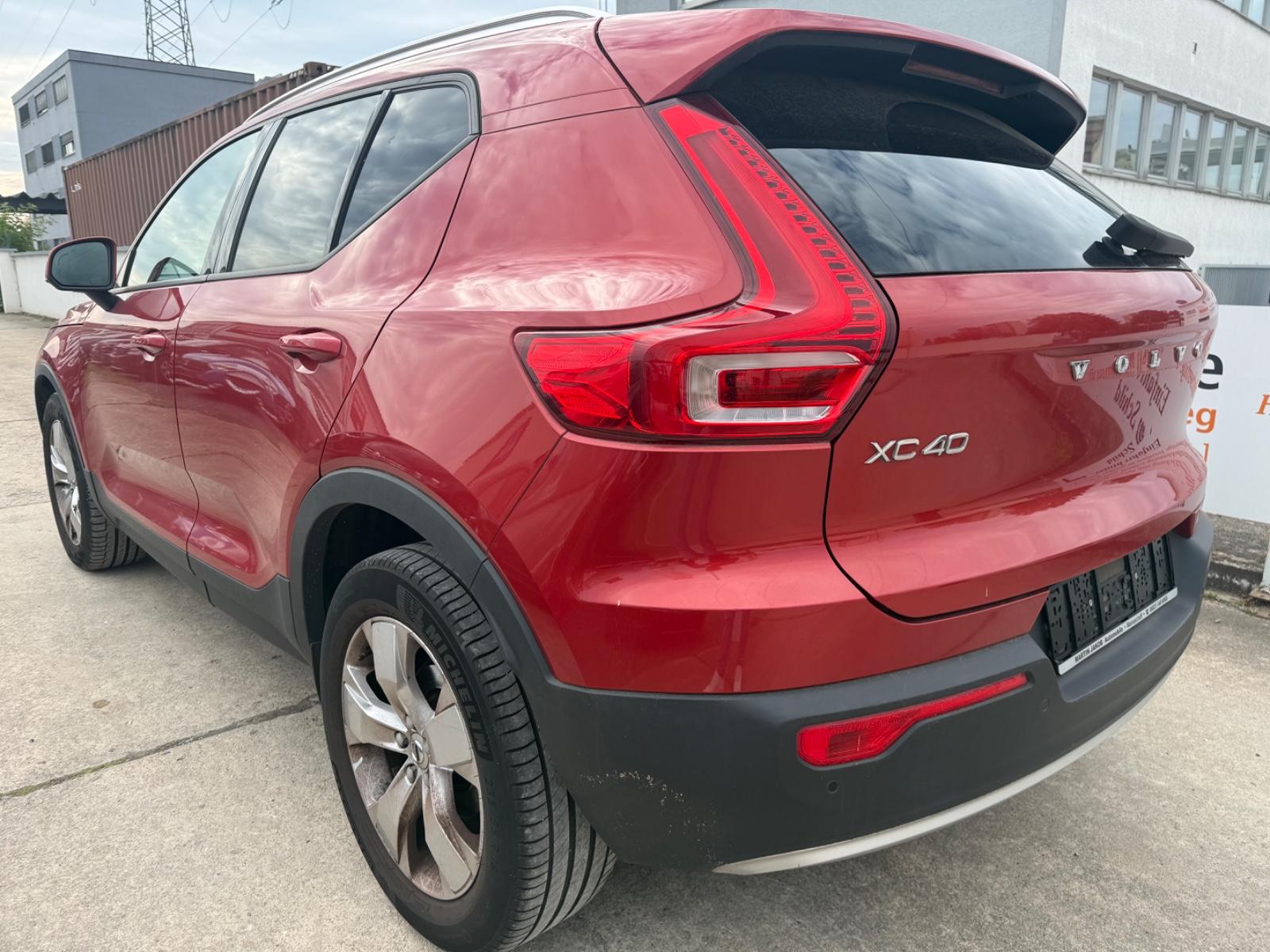 Volvo XC 40 XC40 Momentum 2WD+LED+USB+SITZHEIZUNG+BC+M