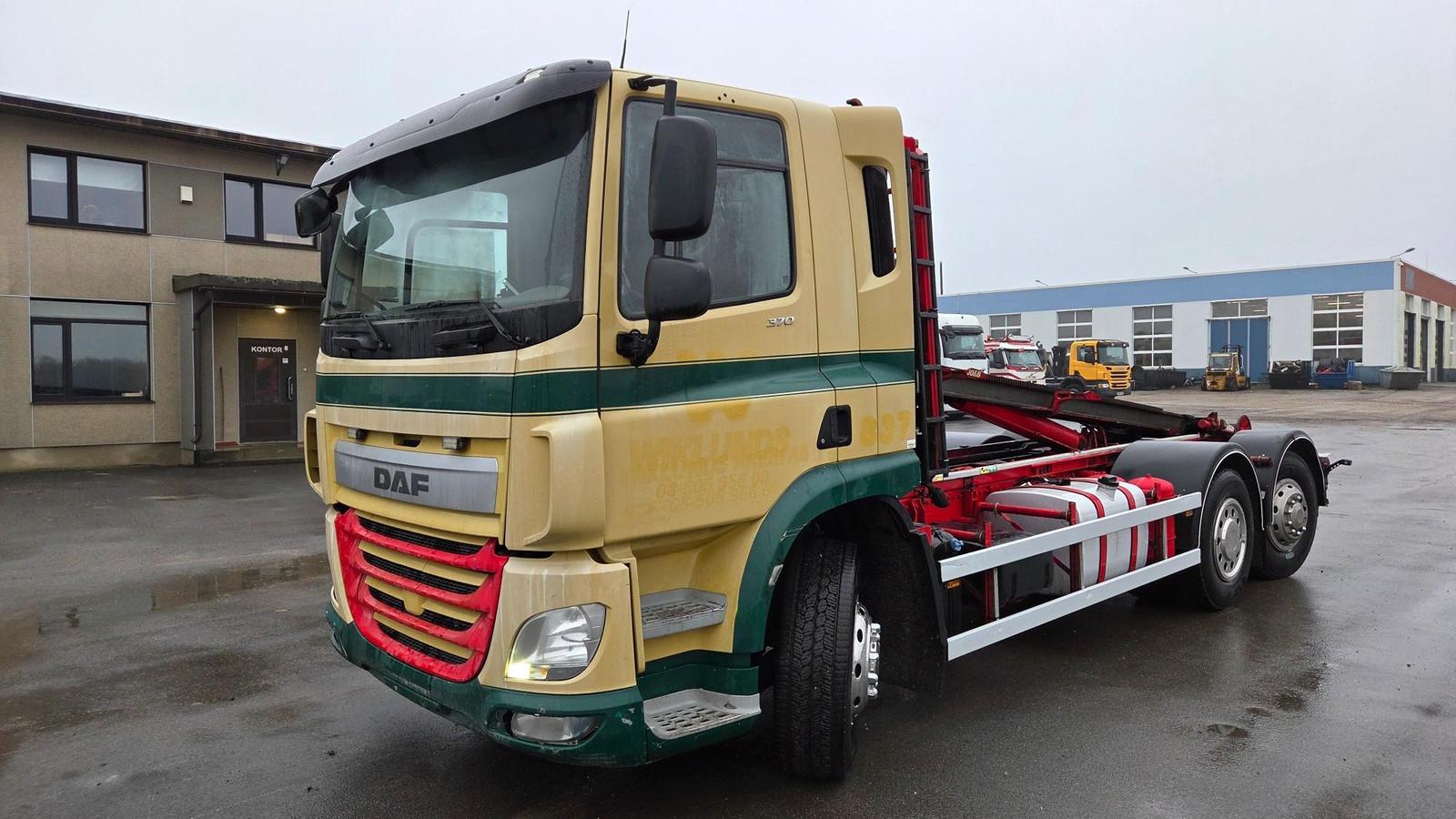 DAF CF 370 6X2*4