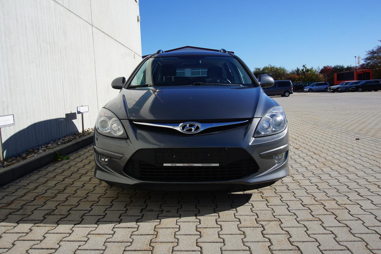 Hyundai i30 2011 — двигун 1.396 cm³, 105 HP (77kW)