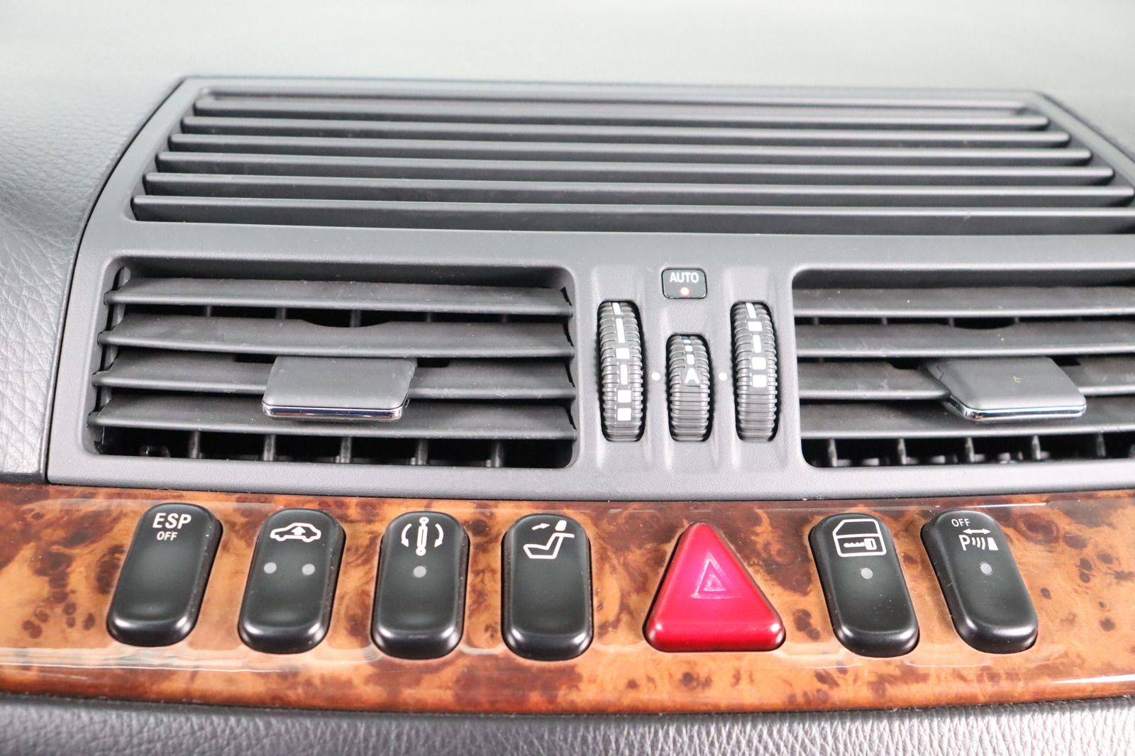 Fahrzeugabbildung Mercedes-Benz S 320 * Memory * Sitzhzg./-lüftung * PDC
