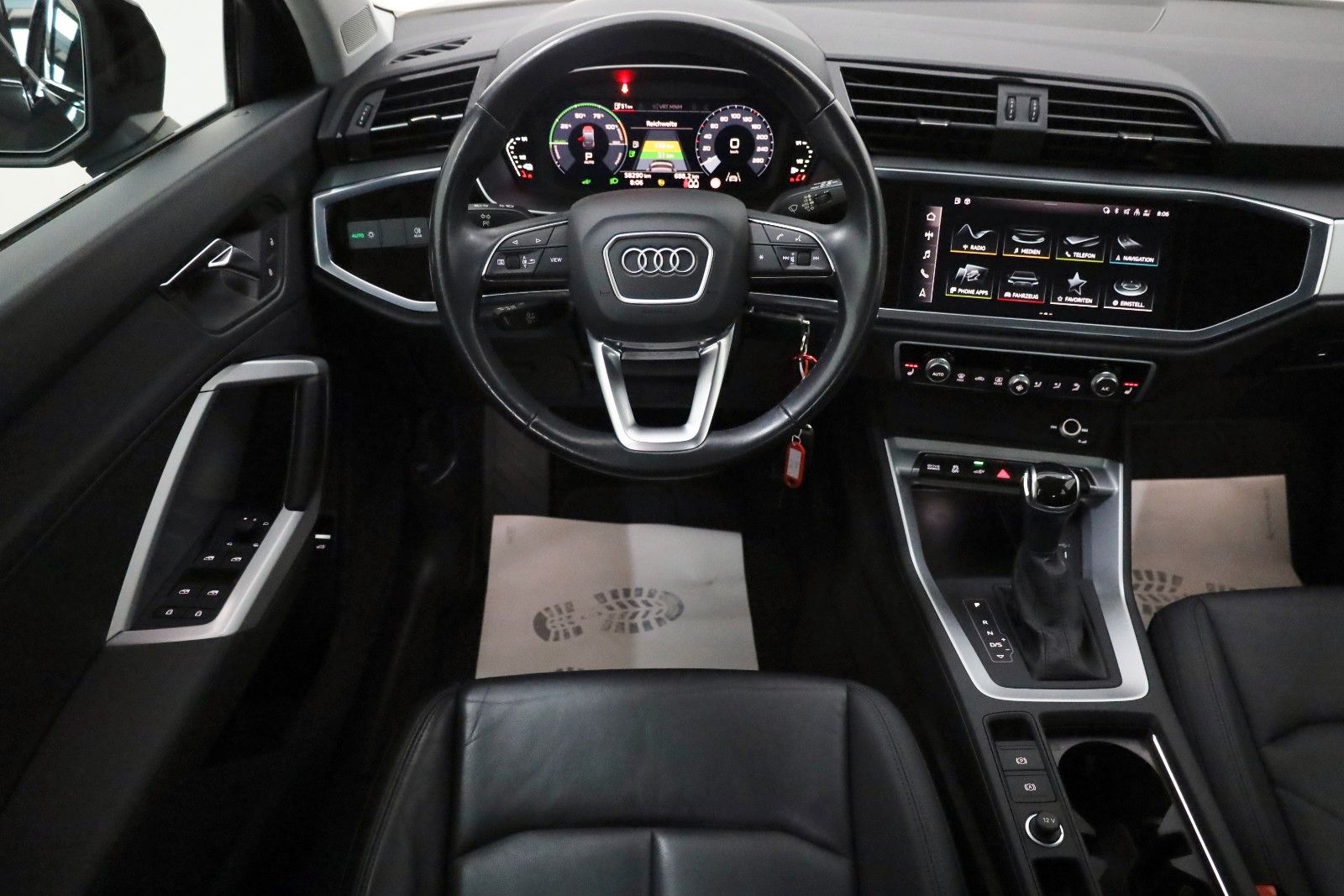 Fahrzeugabbildung Audi Q3 Sportback 45 TFSI e,Leder,Navi,LED,SH,Kamera