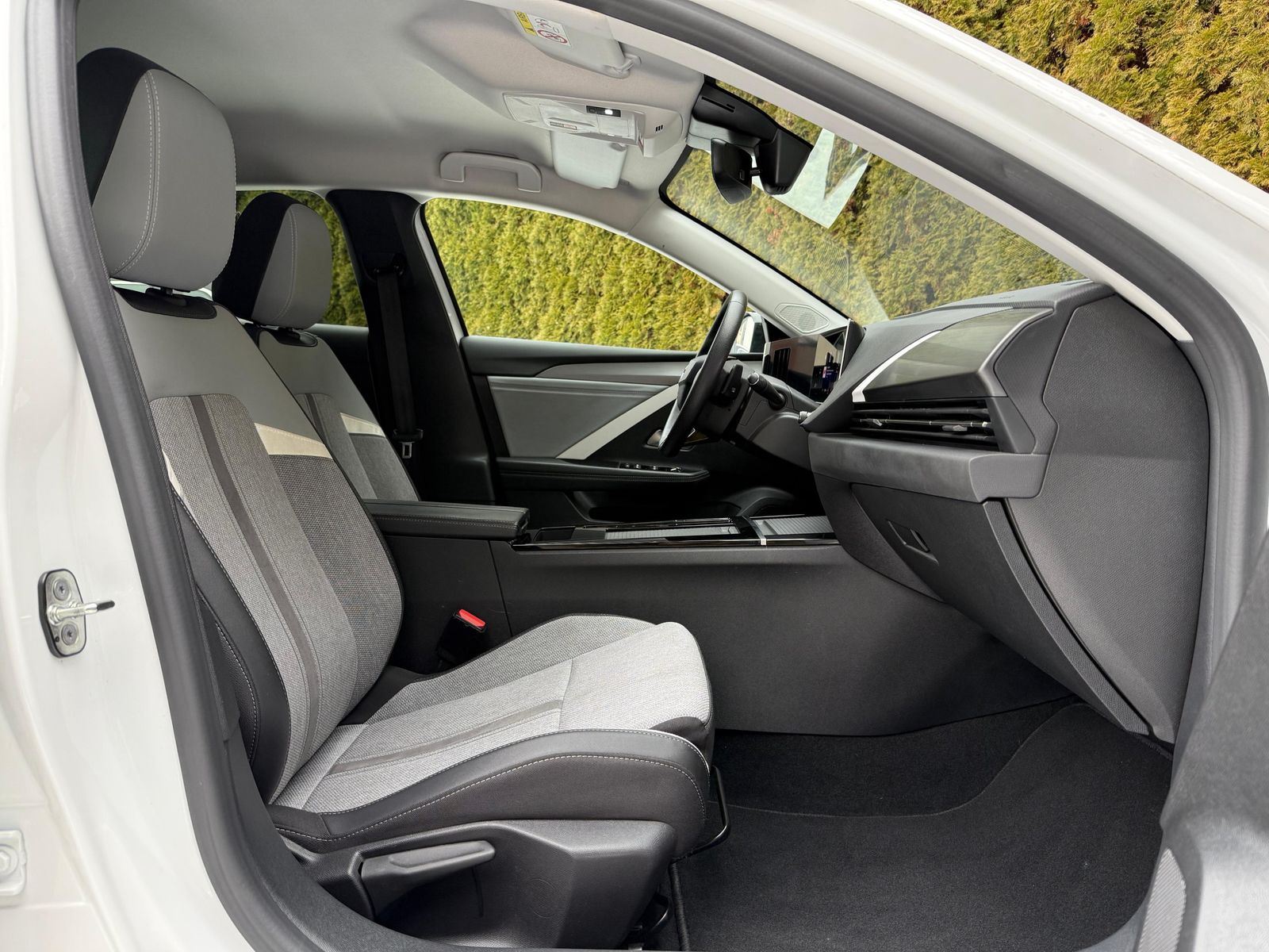 Fahrzeugabbildung Opel Astra L 1.2 Aut. Elega LED+NAV+ACC+KAM+DAB+CARPL