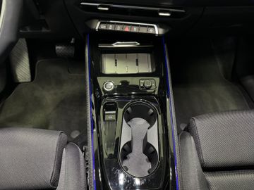 Audi Q3 TFSI 110 kW AHK*StHz*Panodach*