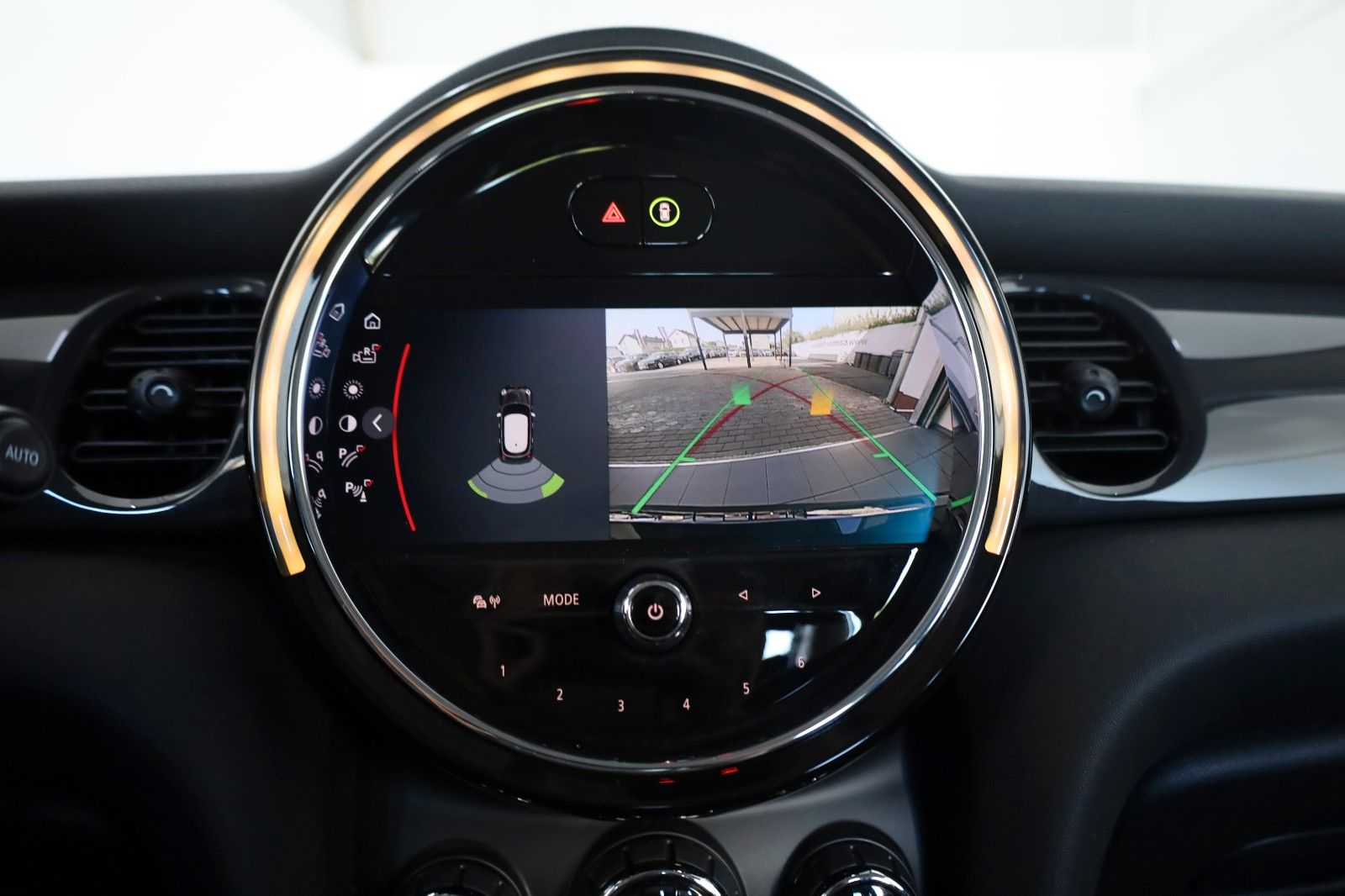Fahrzeugabbildung MINI COOPER 5-trg.,Aut.,Navi,LED,Kamera,DAB,PDC