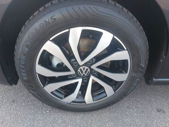 Golf VIII 1.5 TSI Active *LED*STANDH*NAVI*DAB+*L