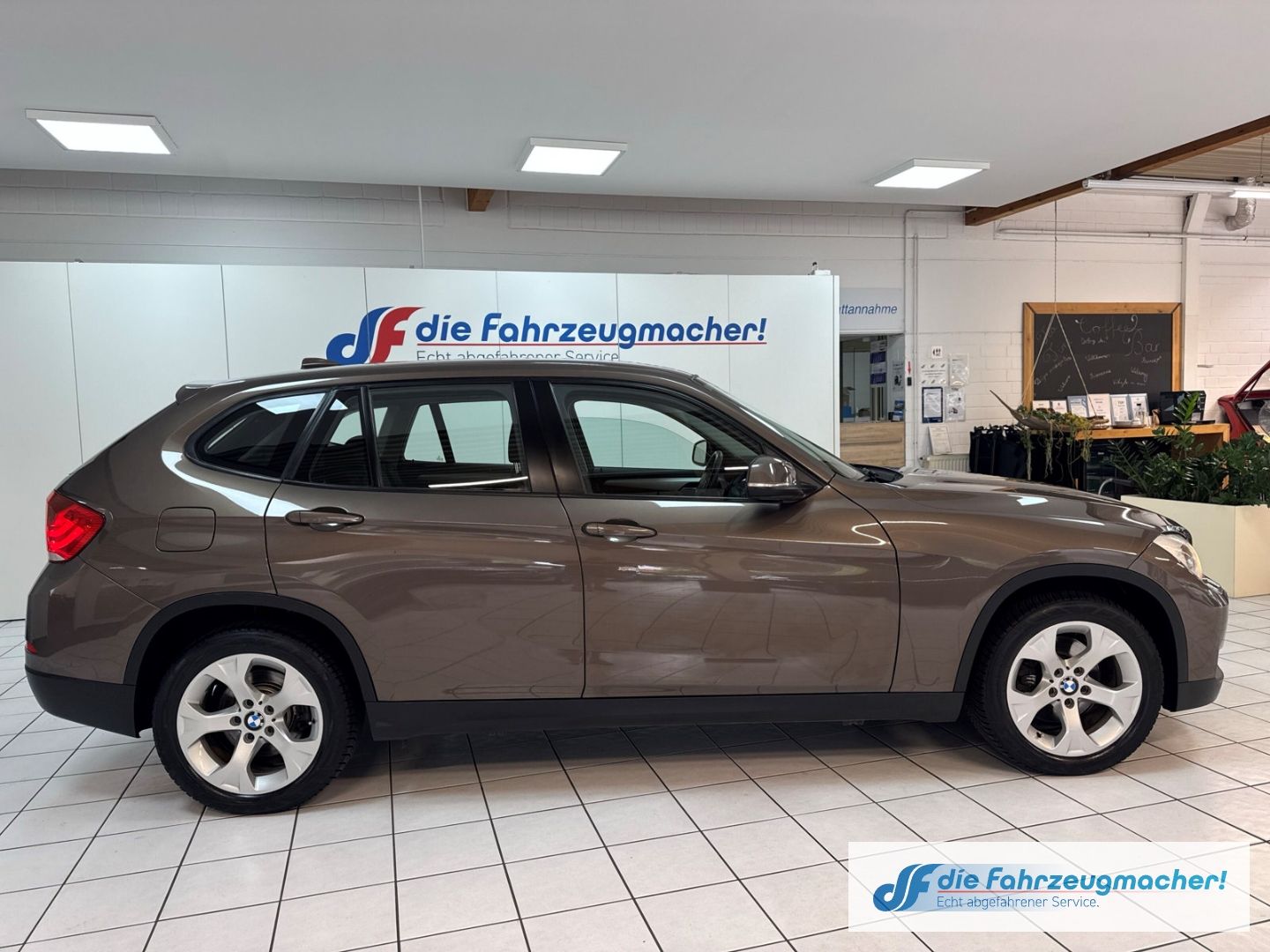 Fahrzeugabbildung BMW X1 18 i sDrive 18i Navi Klimaautom SHZ Rückfahrk