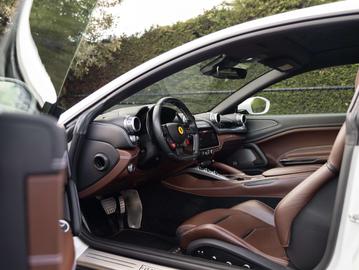 2021 Ferrari GTC4LUSSO — миниатюра 40